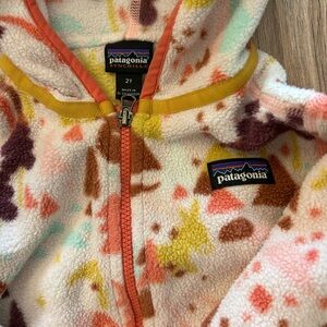 Girls Patagonia hooded fleece 💕 2T